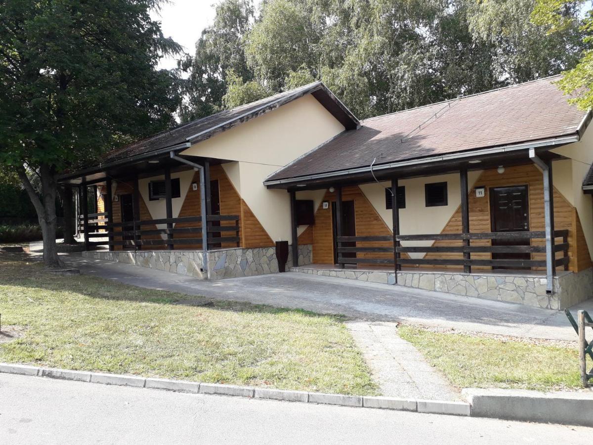 Hotel Marina Oasa Grocka Kültér fotó